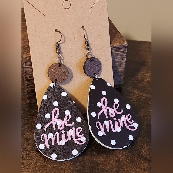 Jewelry - 🔴"BE MINE" TEARDROP EARRINGS, NWOT